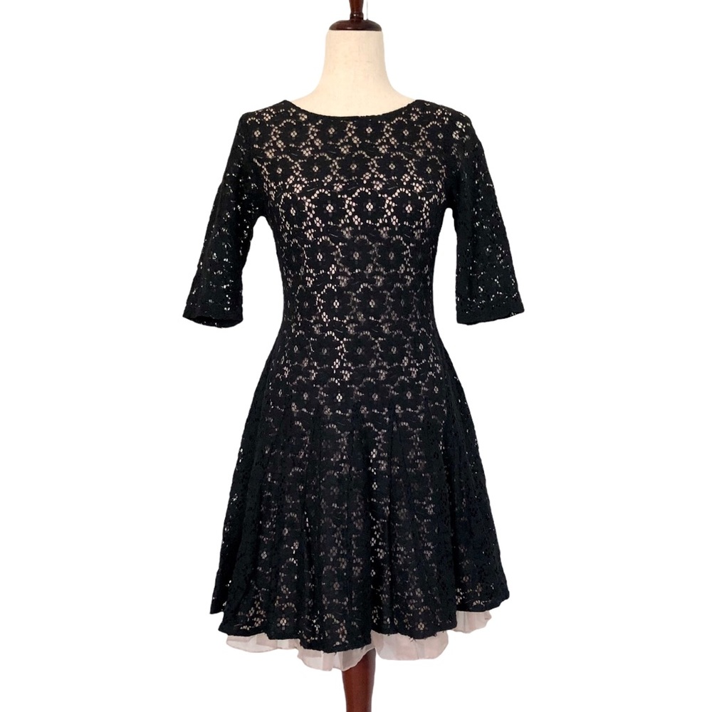 Betsey Johnson Women’s Lace Overlay Short Sleeve Flare Dress, Black Pink Size 4